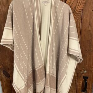LOFT Tan and Cream Geometric Shrug wrap